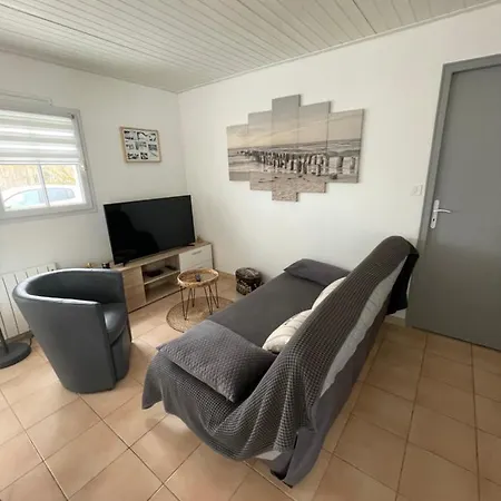 Petite Maison Au Calme, Dans Une Impasse L'Epine  Exterior photo