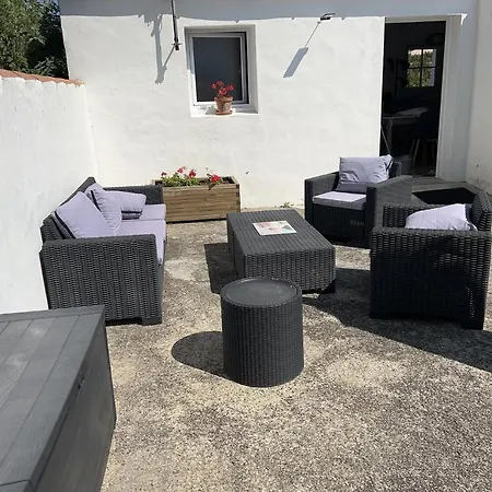 Petite Maison Au Calme, Dans Une Impasse L'Epine  Exterior photo